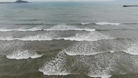 航拍大海海洋沙滩海浪浪花视频
