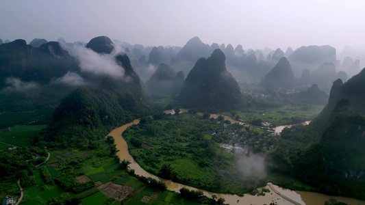 航拍桂林早晨到烟雨漓江自然风光视频