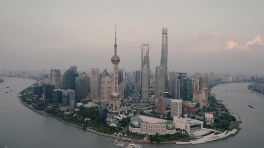 日落时的上海陆家嘴航拍风光4K视频