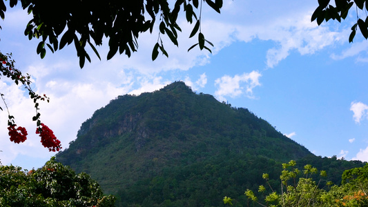 蓝天白云高山唯美自然风光视频