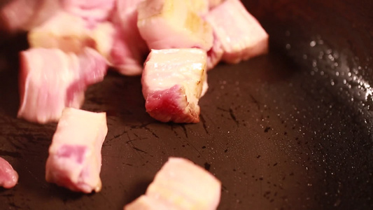 砂锅熬猪肉炖猪肉视频