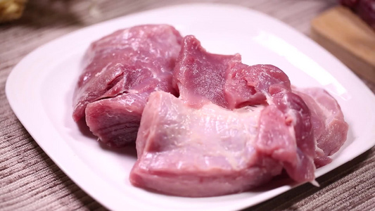 牛肉猪肉切分分装冷冻冰箱储存视频