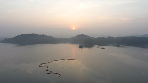 4K国家5A级风景区天目湖清晨薄雾航拍视频茶岛59秒视频