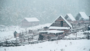 4K禾木契巴罗依村的雪景10秒视频