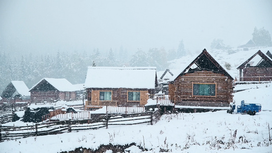 4K禾木契巴罗依村的雪景视频