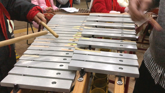 1080P少儿教育音乐乐器培训弹奏小马林巴琴视频