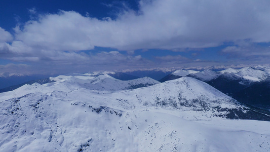 航拍雪山视频