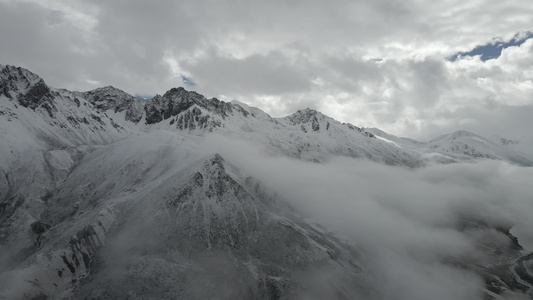 西藏萨普雪山自然风光4k航拍视频