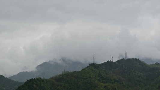 网红景区老君山绿色森林大山云雾延时视频