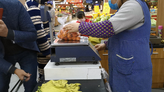 4K疫情期间实拍超市称重【编辑视频不提供肖像权，请勿商用】视频