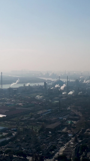 航拍南京化工厂江北新区工业厂区烟囱大景94秒视频