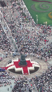 高清竖屏航拍广西南宁民族广场升旗仪式壮观视频