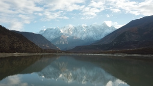 西藏南迦巴瓦峰高清航拍原始素材30秒视频