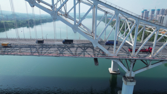 航拍柳州白露大桥城市桥梁交通视频