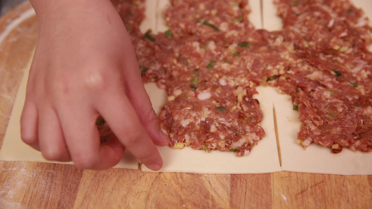 放肉馅包千层肉饼香河肉饼视频