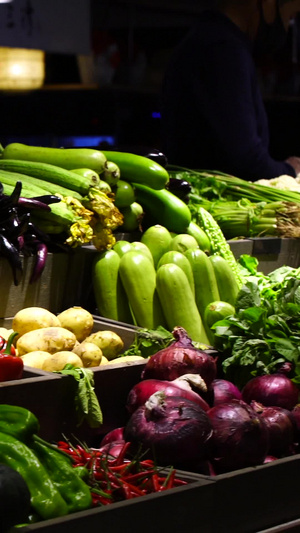 菜场里新鲜的蔬菜国际素食日16秒视频