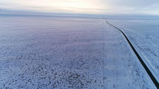 雪地上的公路视频