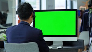 4k商业客服使用绿幕电脑视频抠像36秒视频