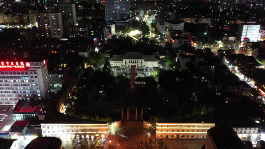 航拍云南昆明老街夜景文化历史街区古朴建筑视频