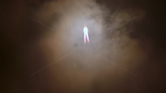 海南文昌火箭发射基地长征五B载着遥感卫星夜晚发射高清实拍视频