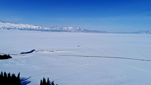 航拍雪山公路13秒视频