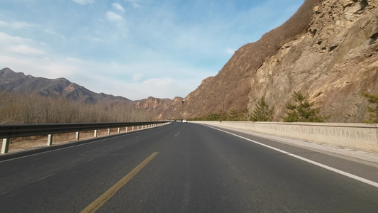 开车行驶在道路上 第一视角开车视频