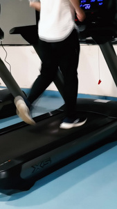 健身房锻炼训练健身跑步机运动视频素材视频