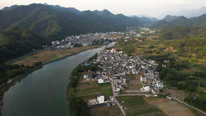 航拍5A景区绩溪龙川景区古镇全景视频58秒视频