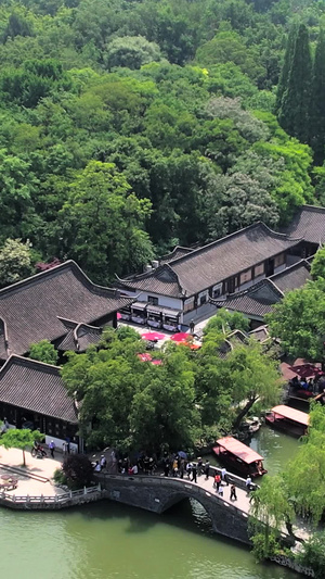 航拍5A级景区扬州瘦西湖熙春台扬州地标景区56秒视频