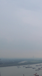 延时摄影航拍风光城市长江边港口码头集装箱工业贸易物流素材城市天际线视频