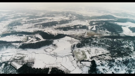 航拍冬季山区雪景视频