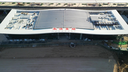 4K航拍建设中的高铁站 北京R1线永清站视频