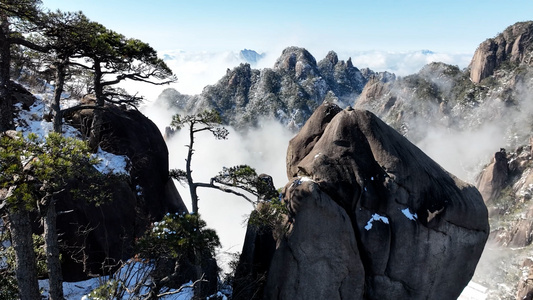 三清山玉女开怀景点雪景风光航拍视频