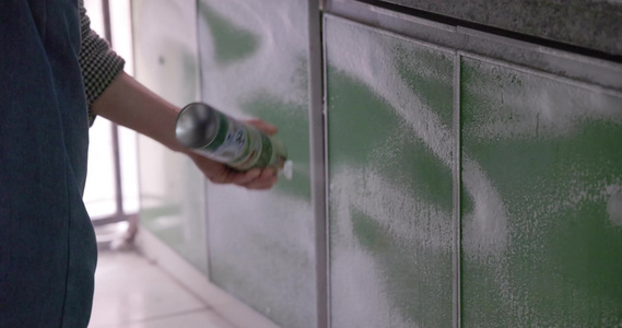 擦厨房窗户家庭清洁油污卫生家务 4k实拍视频