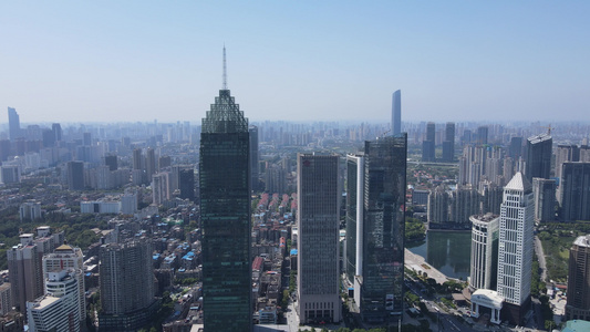 湖北武汉城市高楼商务建筑群航拍视频