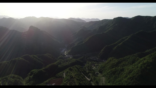 夏季航拍大山风景[春秋季]视频