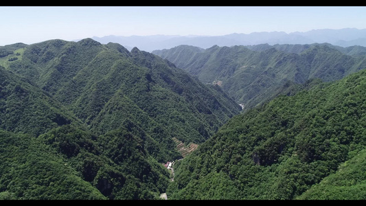 夏季航拍大山风景视频