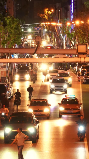 航拍城市中心夜晚道路车流人流复杂交通环境素材城市素材53秒视频