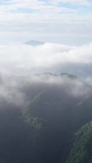 航拍崆峒山云海及古建筑群5A景区24秒视频