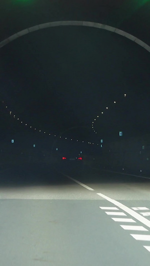 第一视觉汽车通过高速道路隧道交通素材汽车素材48秒视频