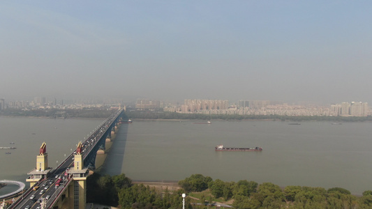 航拍南京长江大桥交通视频