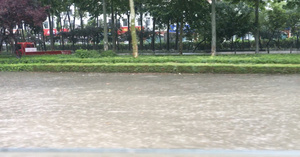暴雨城市内涝涨大水街景13秒视频