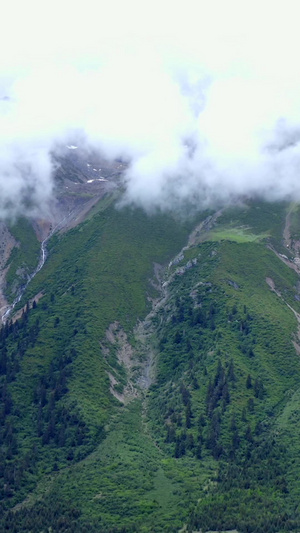 航拍高山山脉云海15秒视频