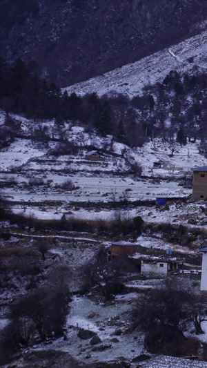 梅里雪山雨崩村延时雪山脚下7秒视频