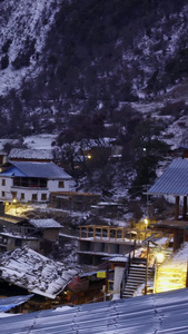 梅里雪山雨崩村延时山脚下视频