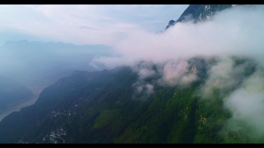 航拍大山风景 三峡自然风光 长江风光视频