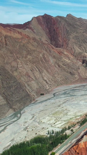 航拍5A帕米尔旅游景区景点红色神秘大峡谷壮观的地貌视频新疆旅游63秒视频