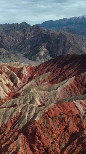 航拍5A帕米尔旅游景区景点红色神秘大峡谷壮观的地貌视频大自然63秒视频