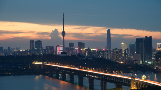 延时摄影城市夕阳晚霞落日天空地标建筑天际线夜景交通车流4k素材视频