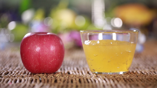 制作苹果果酱果胶的原料红苹果 视频